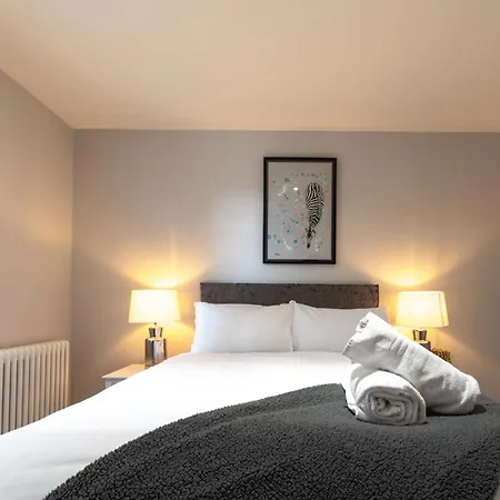 Escape Ordinary At Lough Erne Golf Village Enniskillen Exterior foto