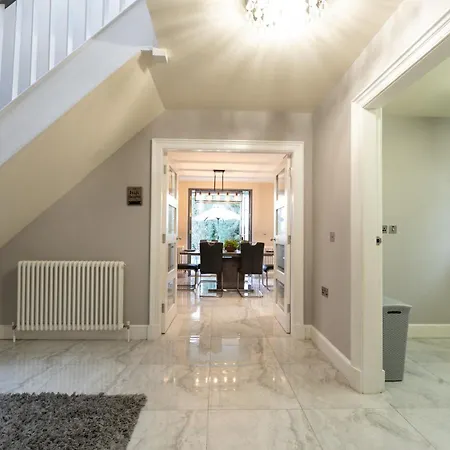 Escape Ordinary At Lough Erne Golf Village Enniskillen Exterior foto