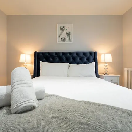 Escape Ordinary At Lough Erne Golf Village Enniskillen Exterior foto